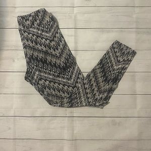 LuLaRoe Black Chevron Leggings